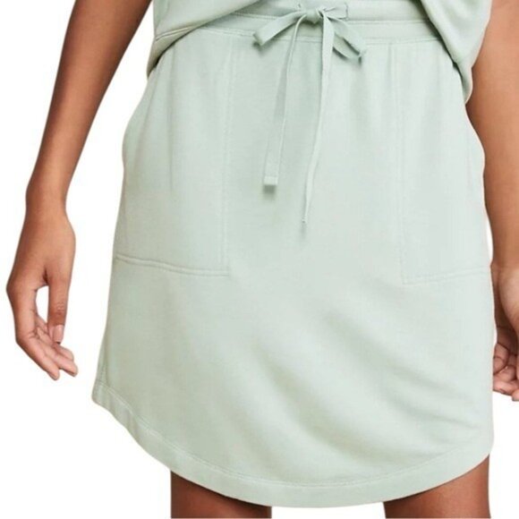 NEW Lou & Grey Light Sage Green Mini Skirt Summer Athleisure Coastal Stretch‎ XS - Picture 3 of 7